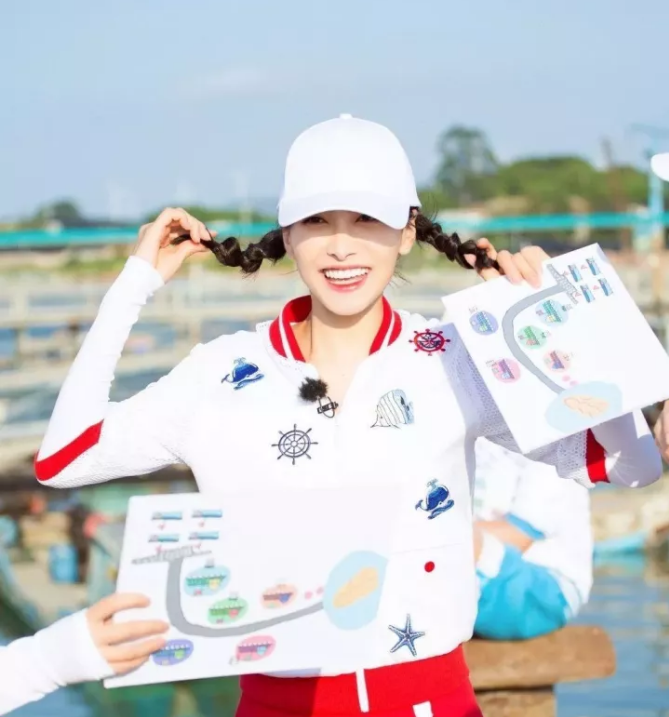 今年秋冬最chic！原來短發(fā)和帽子這么配??！