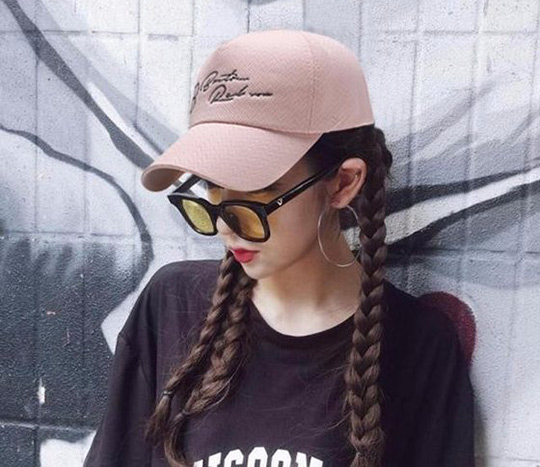 美麗的帽子，帶給你不一樣的春天